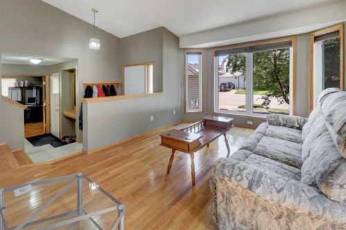 96 Hawktree Close Nw, Calgary, AB 