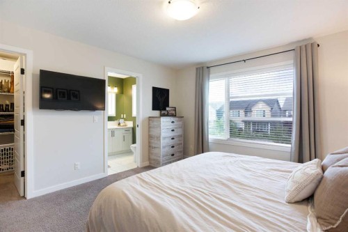136 Highview Gate Se, Airdrie, AB - Indoor Photo Showing Bedroom