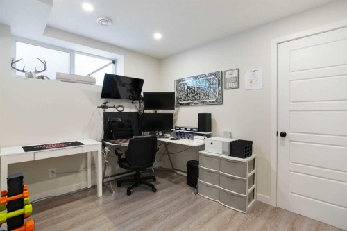 136 Highview Gate Se, Airdrie, AB - Indoor Photo Showing Office