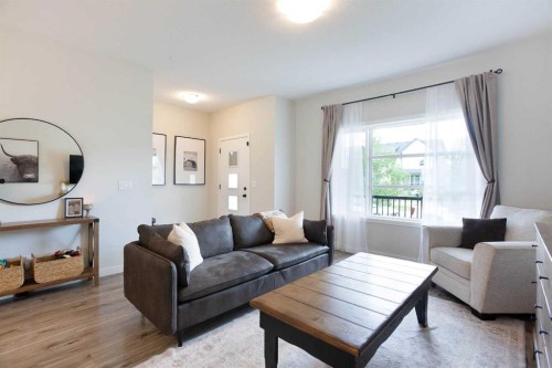 136 Highview Gate Se, Airdrie, AB - Indoor Photo Showing Living Room