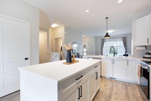 136 Highview Gate Se, Airdrie, AB - Indoor Photo Showing Kitchen With Upgraded Kitchen