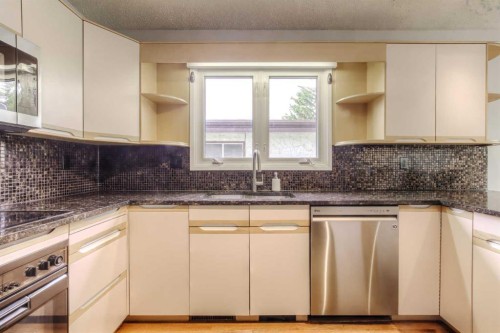 5839 66 Avenue Nw, Calgary, AB 