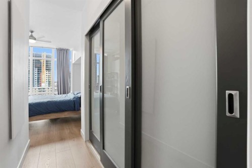 706-530 12 Avenue Sw, Calgary, AB - Indoor Photo Showing Other Room