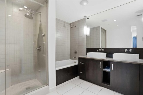 706-530 12 Avenue Sw, Calgary, AB - Indoor Photo Showing Bathroom