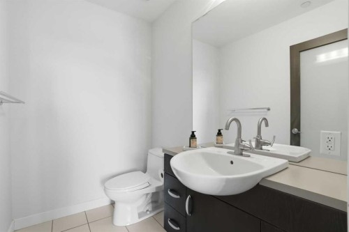706-530 12 Avenue Sw, Calgary, AB - Indoor Photo Showing Bathroom
