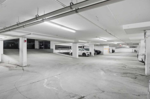 706-530 12 Avenue Sw, Calgary, AB - Indoor Photo Showing Garage