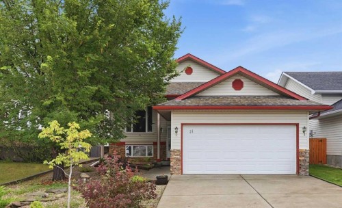 11 Westfall Crescent  Okotoks, AB T0L 1T4