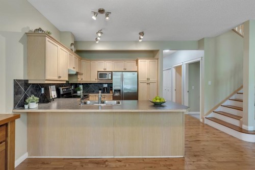 6 Discovery Heights Sw, Calgary, AB 