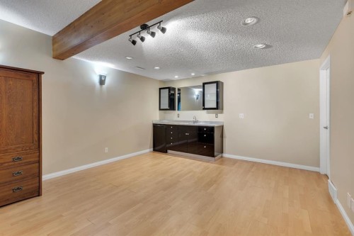 6 Discovery Heights Sw, Calgary, AB 
