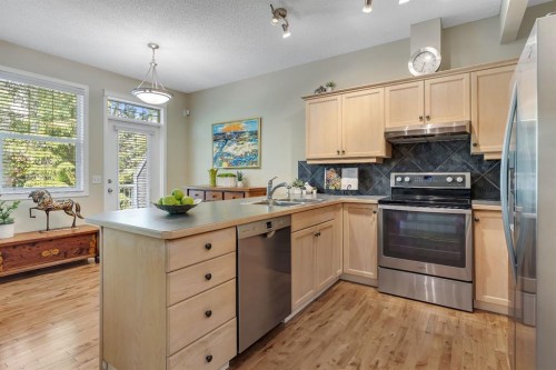 6 Discovery Heights Sw, Calgary, AB 