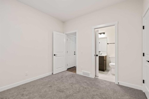 167 Lucas Gardens Nw, Calgary, AB 
