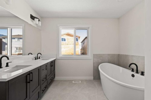 167 Lucas Gardens Nw, Calgary, AB 