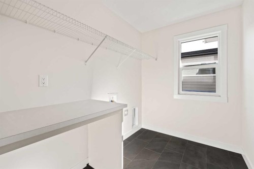167 Lucas Gardens Nw, Calgary, AB 