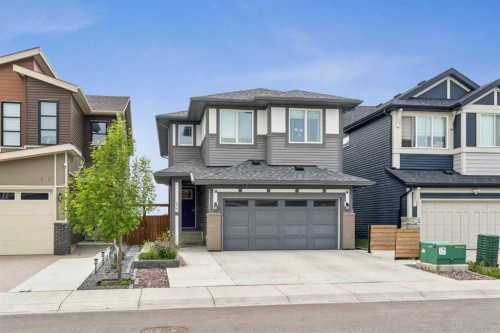 215 Lucas Terrace Nw, Calgary, AB - Outdoor With Facade