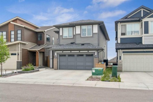 215 Lucas Terrace Nw, Calgary, AB - Outdoor With Facade