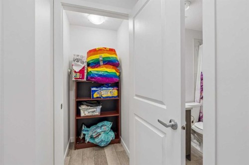 215 Lucas Terrace Nw, Calgary, AB - Indoor Photo Showing Other Room