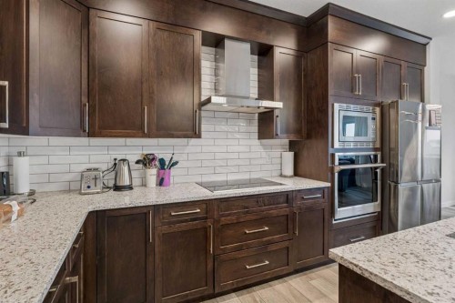 215 Lucas Terrace Nw, Calgary, AB - Indoor Photo Showing Kitchen With Stainless Steel Kitchen With Upgraded Kitchen