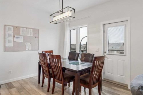 215 Lucas Terrace Nw, Calgary, AB - Indoor Photo Showing Dining Room