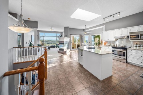 19 Gleneagles View, Cochrane, AB 