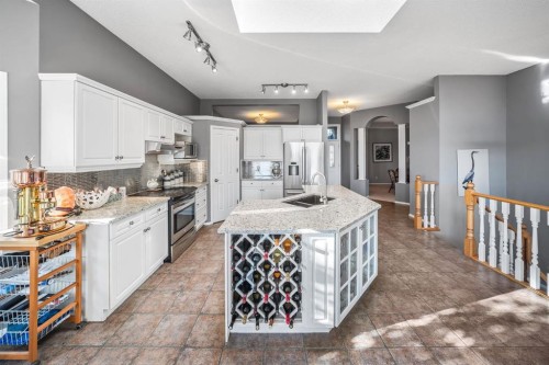 19 Gleneagles View, Cochrane, AB 