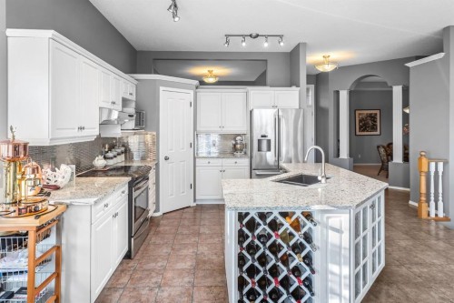 19 Gleneagles View, Cochrane, AB 
