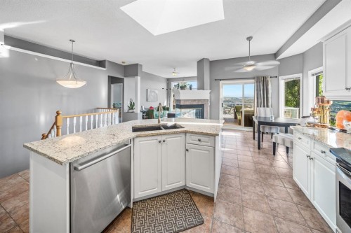 19 Gleneagles View, Cochrane, AB 