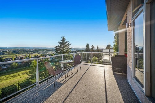 19 Gleneagles View, Cochrane, AB 