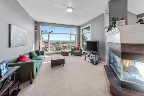 19 Gleneagles View, Cochrane, AB 