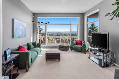 19 Gleneagles View, Cochrane, AB 