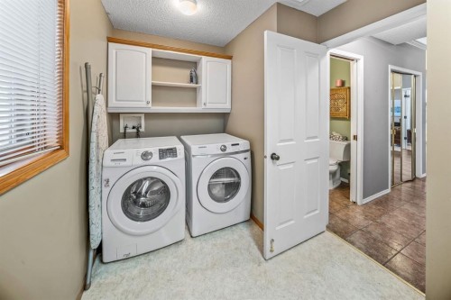 19 Gleneagles View, Cochrane, AB 