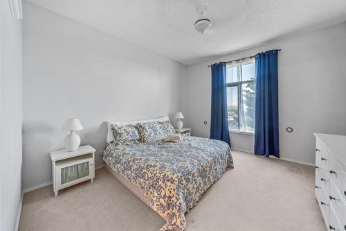 19 Gleneagles View, Cochrane, AB 