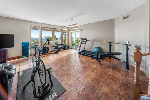 19 Gleneagles View, Cochrane, AB 