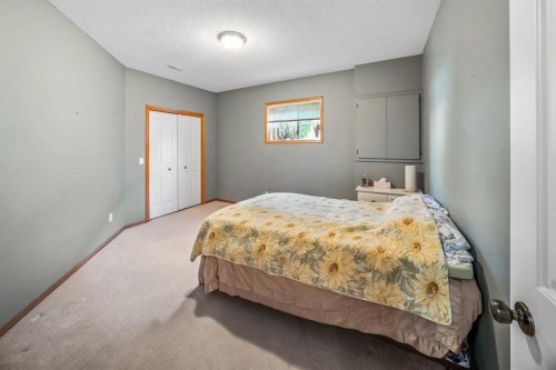 19 Gleneagles View, Cochrane, AB 