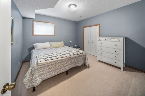 19 Gleneagles View, Cochrane, AB 