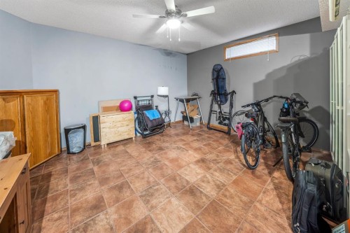 19 Gleneagles View, Cochrane, AB 