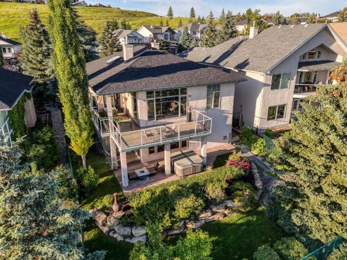 19 Gleneagles View, Cochrane, AB 