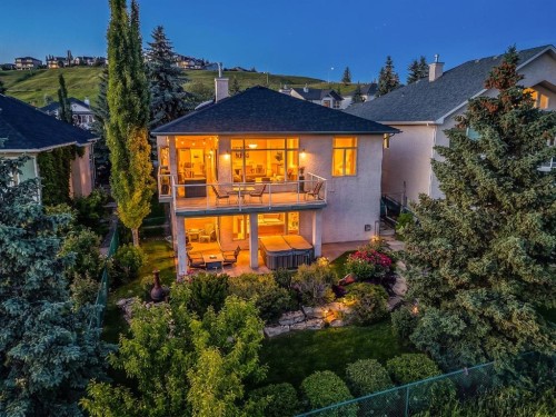 19 Gleneagles View, Cochrane, AB 
