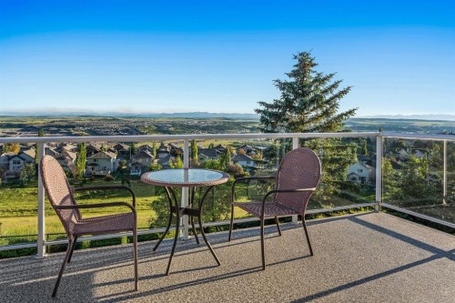 19 Gleneagles View, Cochrane, AB 