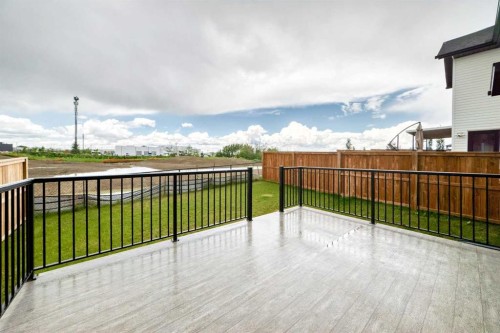 12 Willow Street, Cochrane, AB - Outdoor