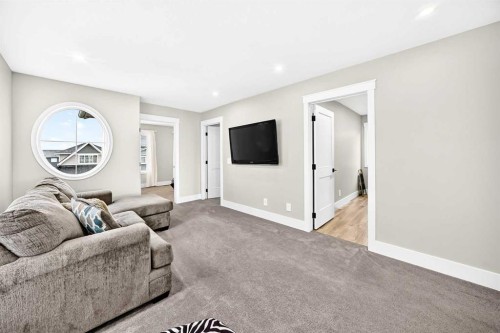 12 Willow Street, Cochrane, AB - Indoor