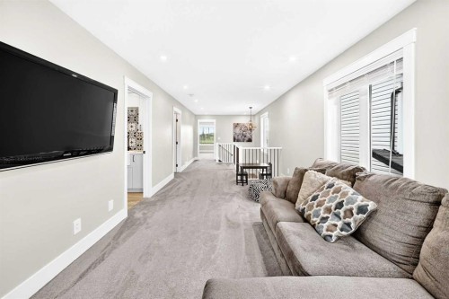 12 Willow Street, Cochrane, AB - Indoor