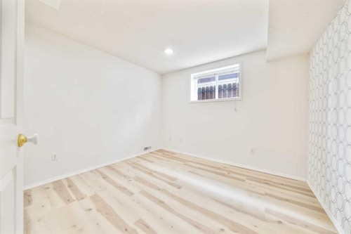 40 Silver Ridge Court Nw, Calgary, AB 