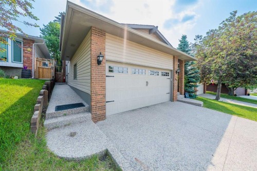 40 Silver Ridge Court Nw, Calgary, AB 
