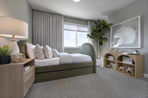 51 Heartwood Villas Se, Calgary, AB - Indoor Photo Showing Bedroom