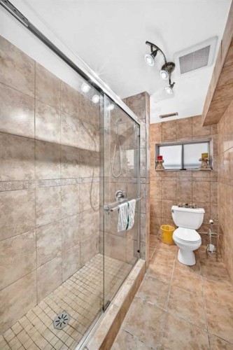 16501 106 Avenue Nw, Edmonton, AB - Indoor Photo Showing Bathroom