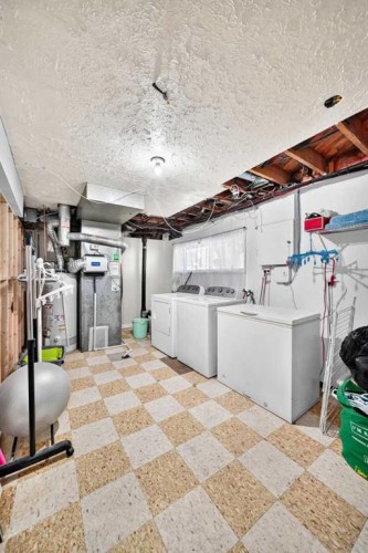 16501 106 Avenue Nw, Edmonton, AB - Indoor Photo Showing Laundry Room