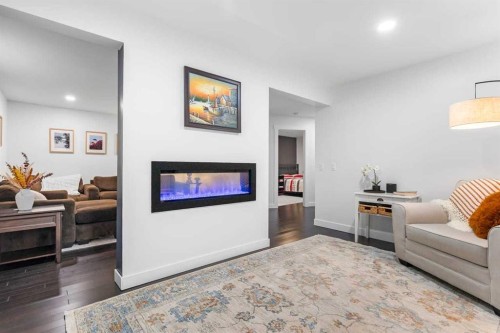 33 Douglasview Park Se, Calgary, AB 