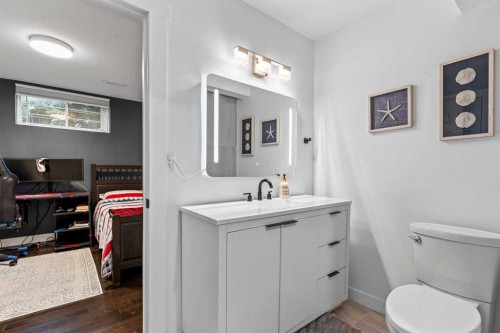 33 Douglasview Park Se, Calgary, AB 