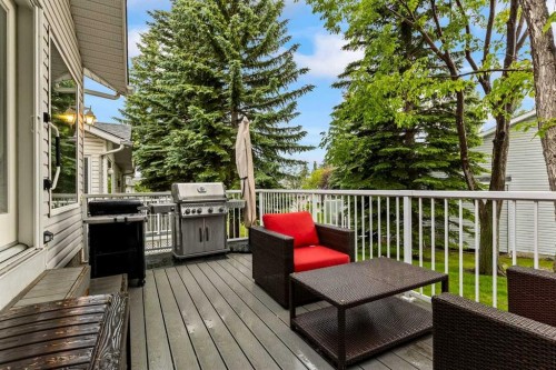 33 Douglasview Park Se, Calgary, AB 