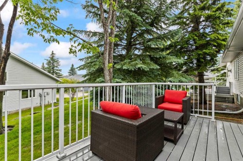 33 Douglasview Park Se, Calgary, AB 
